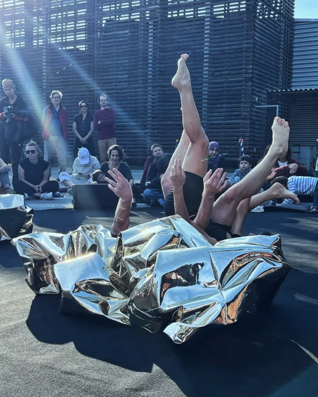 ✨ PROCHAINS RENDEZ-VOUS ✨Entre deux résidences pour Holobiontes, Troisième Nature et Troisième miNiature prennent la route !📍 NANTES – Théâtre Universitaire
Troisième Nature : 3 & 4 mars
Troisième miNiature (version ultra kids-friendly) : 7 & 8 marsLYON – Les SUBS
🗓️ Troisième miNiature : 3 & 5 mai👉 Viens, ça va être 🍿✨✨On a hâte de vous retrouver !#SpectacleVivante #TroisièmeNature #TroisièmeMiNiature #Théâtre #Danse #Nantes #Lyon